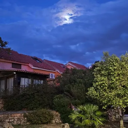 Doma Maria Sole Ruju Holiday home *